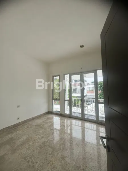 image JARANG ADA RUMAH 2 LANTAI DE PARK BSD CITY KAMAR TIDUR 5, DE PARK, BSD CITY, TANGERANG SELATAN (4)