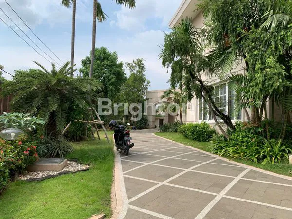 image RUMAH MEWAH (8)