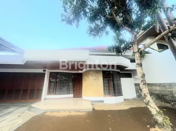 image RUMAH LUAS LOKASI IDJEN BAULEVARD MALANG (7)