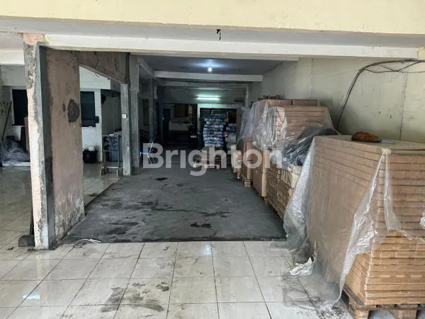 image TOKO DUA PINTU DI RAWAMANGUN [TK 610 J] (3)