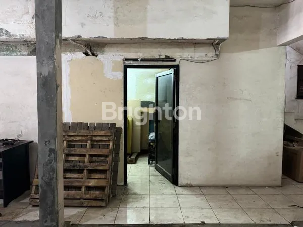 image TOKO DUA PINTU DI RAWAMANGUN [TK 610 J] (6)