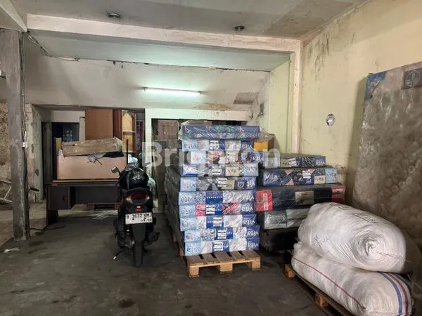 image TOKO DUA PINTU DI RAWAMANGUN [TK 610 J] (7)