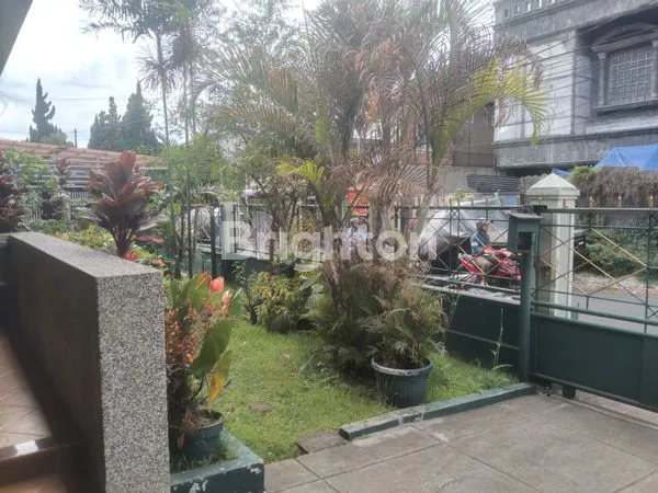 RUMAH BESAR TERAWAT DEKAT GASIBU COCOK UNTUK RUMAH, KANTOR DAN TEMPAT USAHA