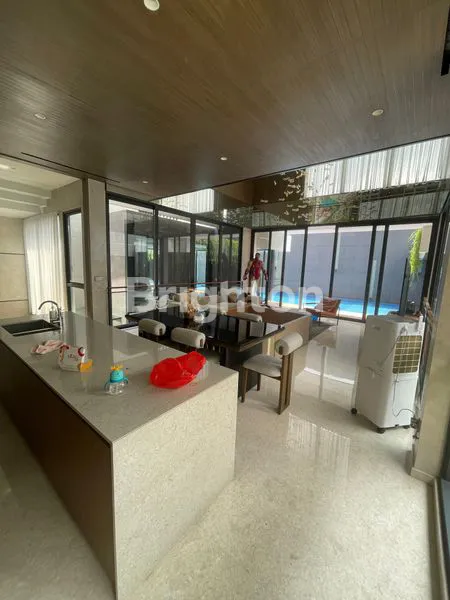 image WOW... RUMAH SE-MEWAH INI ??? RUMAH DI BSD (8)