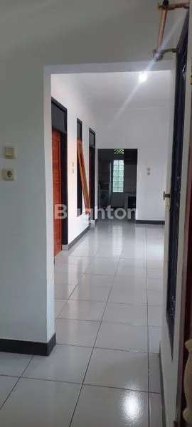 image RUMAH DENGAN HALAMAN KOLAM IKAN COCOK BUAT NONGKRONG SORE (5)