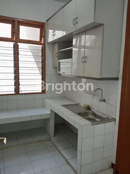 image DIPERBUKITAN ADA RUMAH KECIL YANG BERSIH. (5)