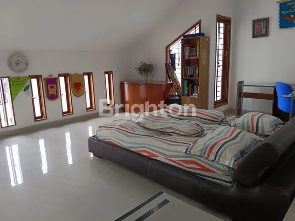 image PALMERAH RESIDENCE JAKARTA BARAT RUMAH LUX 4 LANTAI FULL FURNISHED (7)