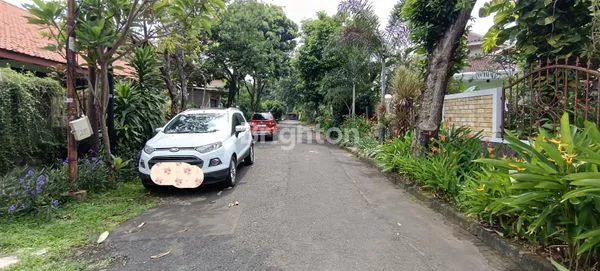 image RUMAH VINTAGE MODEL COUNTRY HALAMAN LUAS DILINGKUNGAN ELIT JAKAPERMAI (7)