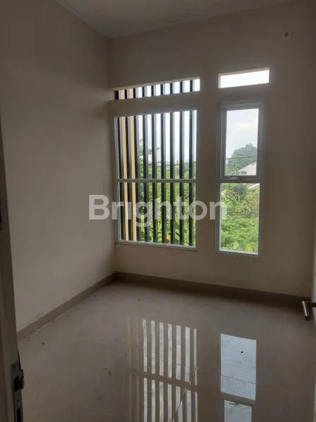 image RUMAH CANTIK SIAP HUNI DI TAPOS RESIDENCE (4)