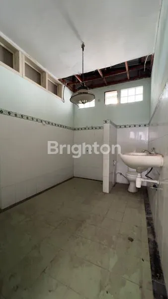 image RUMAH 0 JALAN, DHARMAHUSADA SURABAYA TIMUR COCOK UNTUK TEMPAT USAHA (5)