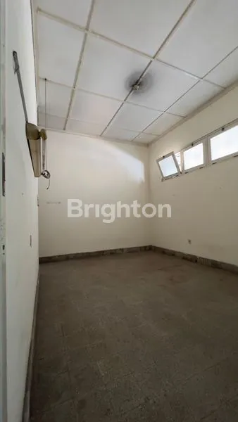 image RUMAH 0 JALAN, DHARMAHUSADA SURABAYA TIMUR COCOK UNTUK TEMPAT USAHA (6)