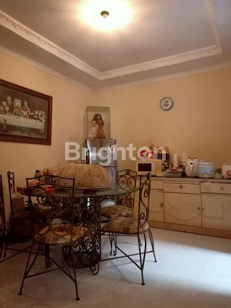 image SUTOREJO TIMUR RUMAH CHANTIK, MEWAH, 2 LANTAI LOKASI BAGUS, TEMBUSAN DENGAN GALAXY MALL (6)