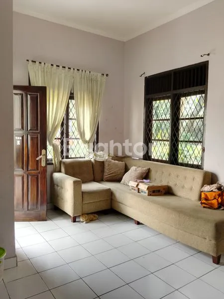 image BELI RUMAH BONUS TANAH YANG LUAS  (3)