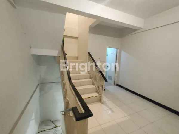 image RUKO ESTE SQUARE, MERR LOKASI STRATEGIS DEKAT GM ONE GATE SISTEM (5)