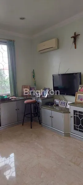 image RUMAH BESAR DAN MEWAH 2 LANTAI TOSIGA KEBON JERUK (4)