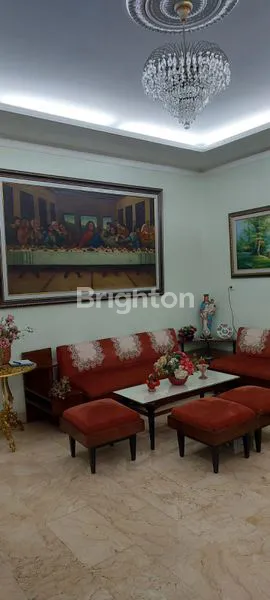 image RUMAH BESAR DAN MEWAH 2 LANTAI TOSIGA KEBON JERUK (2)