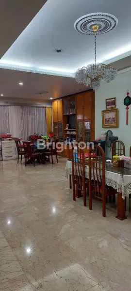 image RUMAH BESAR DAN MEWAH 2 LANTAI TOSIGA KEBON JERUK (1)