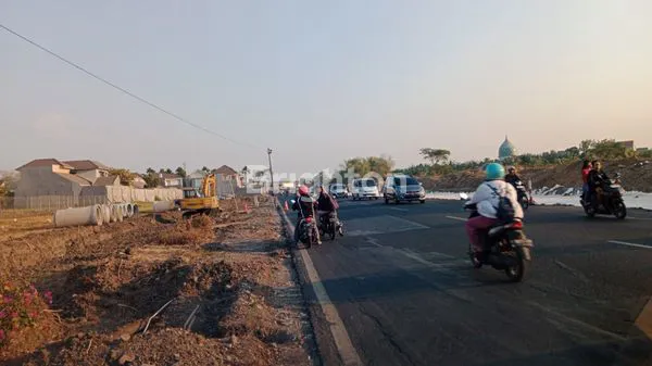 image TURUN HARGA!!! TANAH SEBELAH PERUMAHAN CITRALAND UTARA, JALAN RAYA, NOL JALAN, ISTIMEWA. BATAS BELAKANG CLUB HOUSE CITRALAND UTARA, FLYOVER SEMEMI JLLB (5)