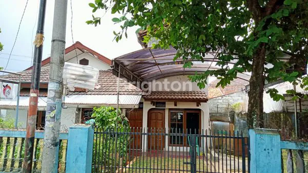 image RUMAH BESERTA RUANG PRAKTEK KEBIDANAN DI TANGERANG  (1)