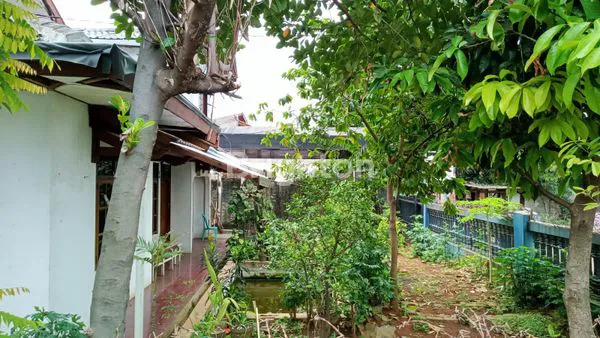 image RUMAH BESERTA RUANG PRAKTEK KEBIDANAN DI TANGERANG  (2)