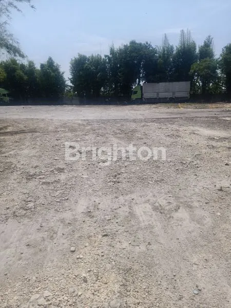 GARASI TRUK YG STRATEGIS