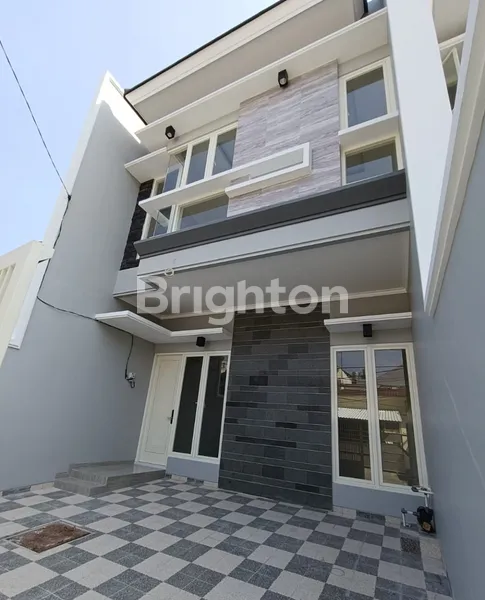 Gambar Property MINIMALIS BARU GRESS DUA LANTAI, NGINDEN INTAN DEKAT SEMOLOWARU, TRANSMART RUNGKUT, MERR