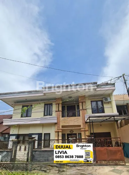 image RUMAH DI PERUMAHAN BERGAYA MODERN CLASSIC (1)