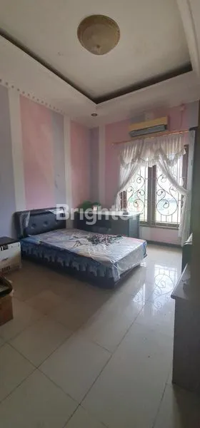 image RUMAH DI PERUMAHAN BERGAYA MODERN CLASSIC (4)