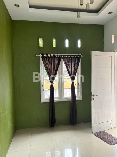 image RUMAH 2 LANTAI SIAP HUNI (8)