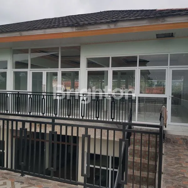 image GEDUNG USAHA 500M² DI JL. RAYA RAJAMANDALA (3)