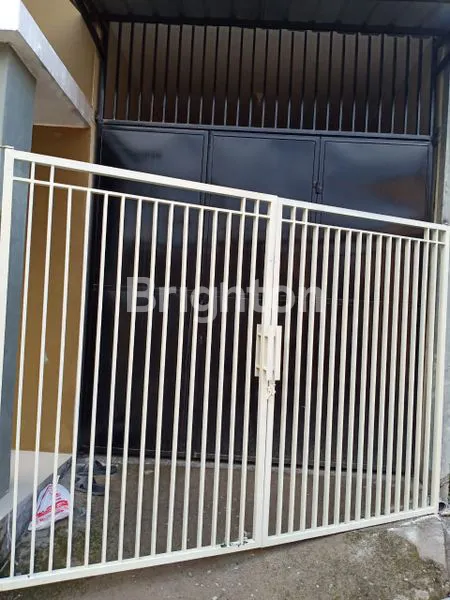 image DIJUAL RUMAH KOST TENGAH KOTA. BANYAK FASILITAS UMUM YANG MEMUDAHKAN PARA PENGHUNINYA DALAM BERAKTIVITAS SEHARI-HARI. (4)