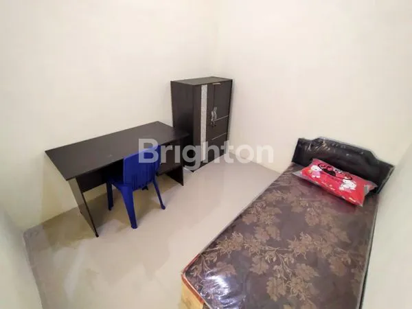 image DIJUAL RUMAH KOST TENGAH KOTA. BANYAK FASILITAS UMUM YANG MEMUDAHKAN PARA PENGHUNINYA DALAM BERAKTIVITAS SEHARI-HARI. (8)