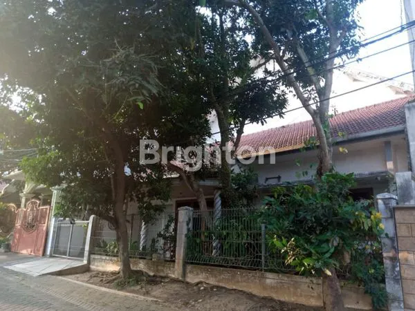 image RUMAH TINGKAT DI ARAYA (1)