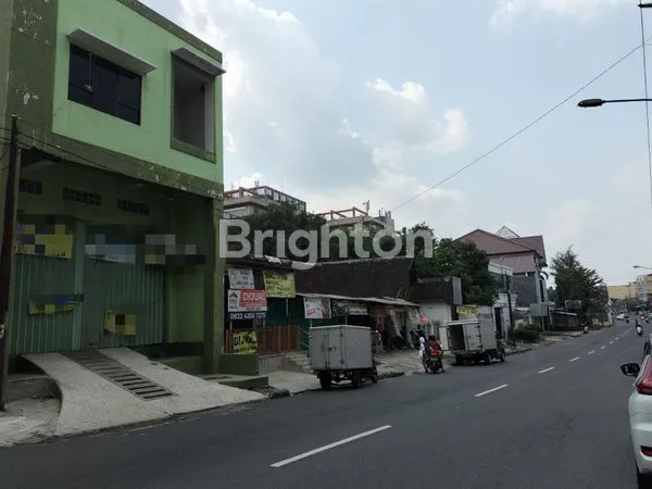 image RUKO 2 LANTAI DI JALAN BRIGJEN KATAMSO, KANDANG SAPI SOLO (4)