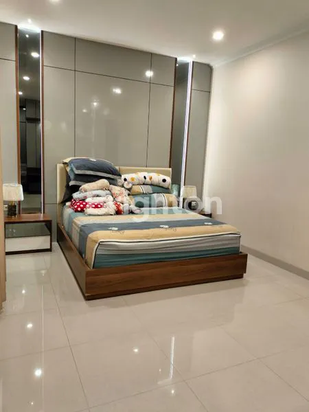 image RUMAH MEWAH (6)