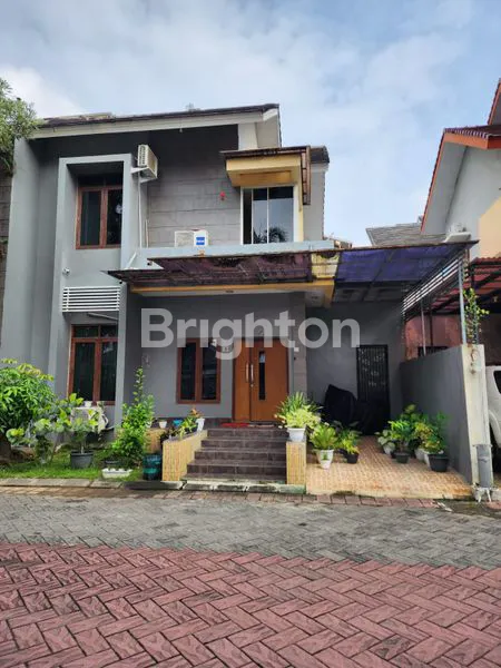 image RUMAH 2 LANTAI/SEMI FURNISHED, SIAP HUNI SOLO BARU / CLUSTER ONE GATE SYSTEM SATPAM 24 JAM (1)
