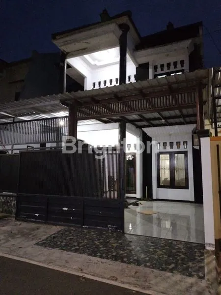 image RUMAH CANTIK 2 LT SIAP HUNI PERUM KARANG INDAH TUBAN (1)