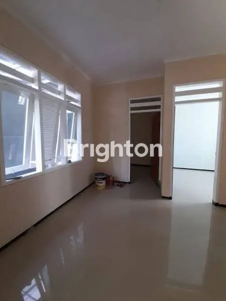 image RUMAH RUNGKUT ASRI 2 LANTAI BARU RENOV BAGUS JALAN KEMBAR DEKAT MERR, UPN, AKSES TOL WARU, JUANDA (3)