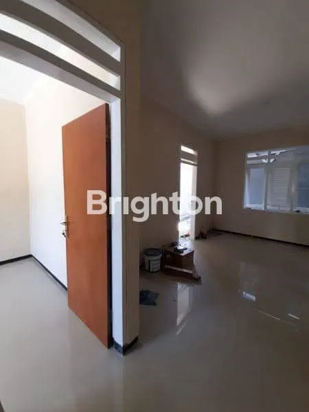 image RUMAH RUNGKUT ASRI 2 LANTAI BARU RENOV BAGUS JALAN KEMBAR DEKAT MERR, UPN, AKSES TOL WARU, JUANDA (5)