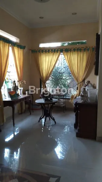 image RUMAH MEWAH BESAR DAN MURAH (4)
