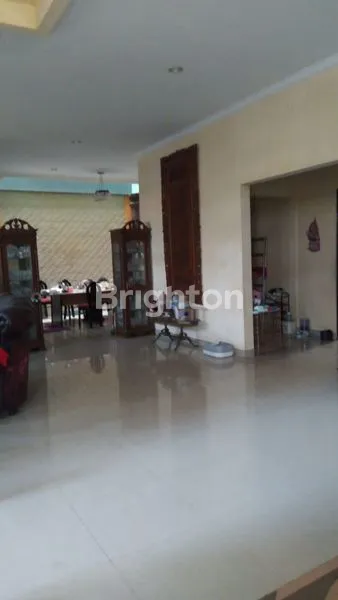 image RUMAH MEWAH BESAR DAN MURAH (7)