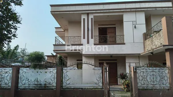 image RUMAH MEWAH BESAR DAN MURAH (2)