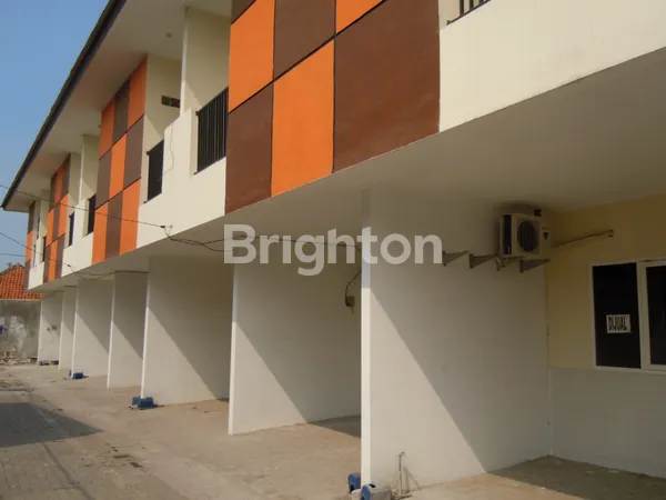 image RUMAH CLUSTER ISKANDAR MUDA 2 LANTAI 5BR 192M2 DEKAT BANDARA SOEKARNO HATTA SEWAN TANGERANG (1)