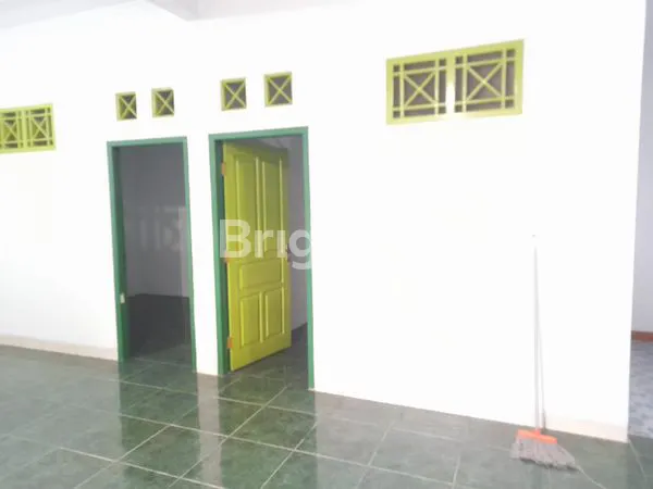 image RUMAH DENGAN 2 SISI TAMPAK MUKA, DEKAT RADIO DALAM, GANDARIA, JAKARTA SELATAN (3)