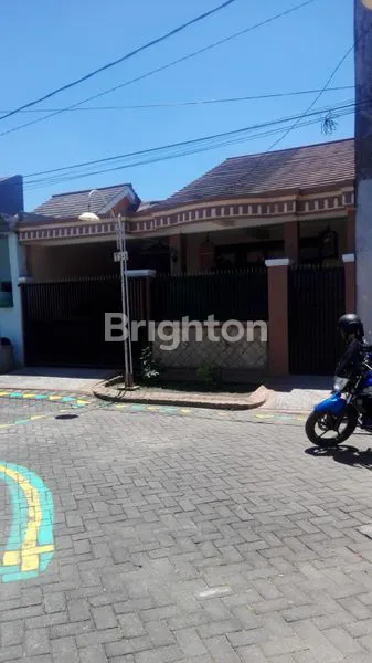 image RUMAH 1 LANTAI (POJOK) DI LINGKUNGAN NYAMAN DEKAT KOTA PARK ROYAL REGENCY (1)