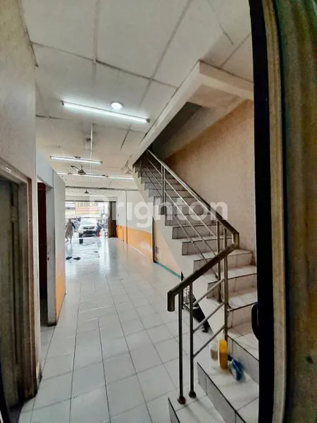 image RUKO 2 1/2 LANTAI SIAP USAHA DEKAT STASIUN PONDOK RANJI TANGERANG SELATAN (6)