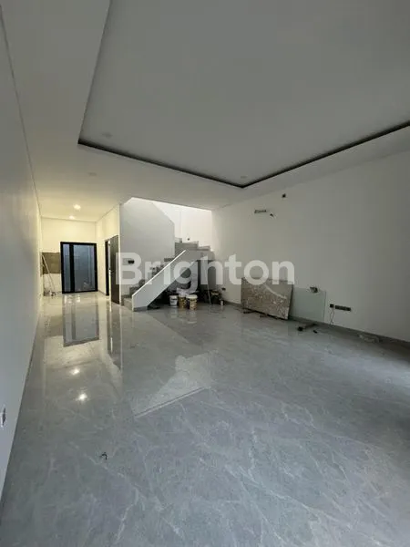 image RUMAH BARU 3 LANTAI BISA CUSTOM LAYOUT + EXTERIOR + FINISHING DI KAVLING DKI MERUYA UTARA (2)
