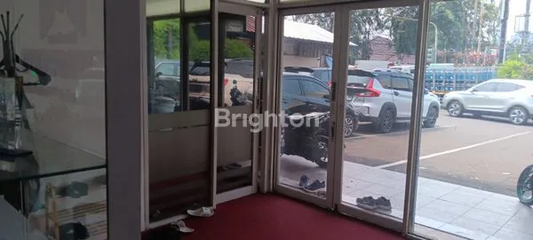image RUKO DI LOKASI RAMAI, STRATEGIS,  COCOK UNTUK  F&B, KANTOR, SALON, DLL DI LEBAK BULUS JAKARTA SELATAN  (3)