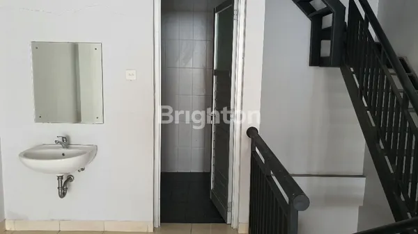 image RUKO BARU 3 LANTAI SIAP PAKAI DI APARTEMEN M SQUARE CIBADUYUT. DIJUAL CEPAT!! (6)