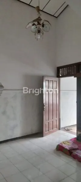 image RUMAH POJOK LOKASI STRATEGIS (5)